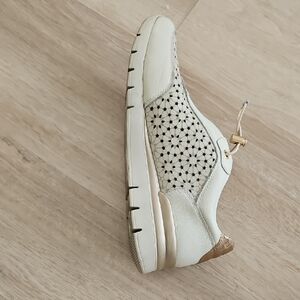 Women's Pikolinos Cream and Black Perforated Sneakers